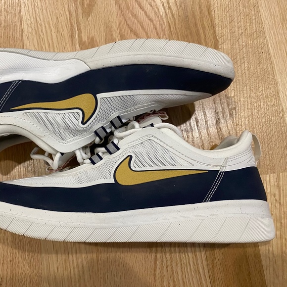 Nike SB Nyjah Free 2 "Obsidian/Club Gold" - Picture 5 of 6